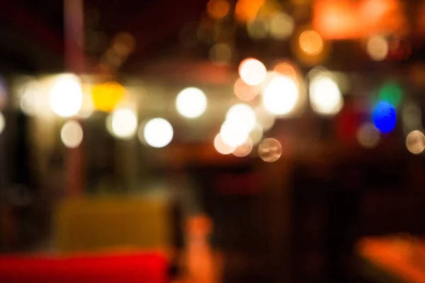 Koyu arka plan cam bulanık