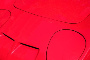 Araba tasarım detayı, soyut otomobil arkaplanı - kırmızı motor kaputu