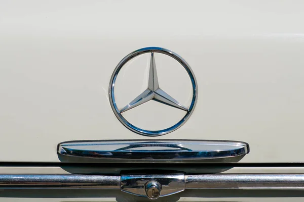 Berlin Deutschland Juni 2018 Detail Design Des Autos Und Mercedes — Stockfoto