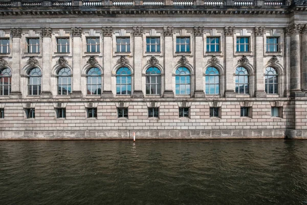 Berlin Niemcy Czerwiec 2018 Fasada Zabytkowego Budynku Muzeum Bode Wyspie — Zdjęcie stockowe