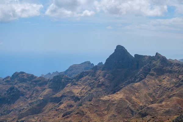 Paisaje Cresta Montaña Con Cielo Azul Día Soleado Anage Tenerife — Foto de Stock