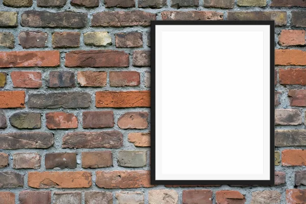Leere Bilderrahmen Attrappe Und Kopierraum Auf Backsteinmauer Hintergrund — Stockfoto