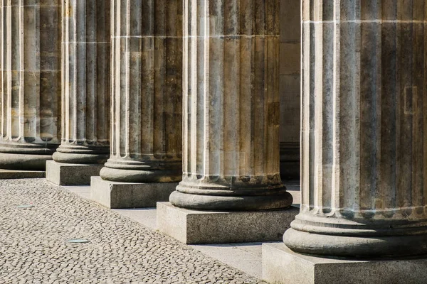 Colonnes Rangée Base Des Piliers Palais Justice Historique — Photo