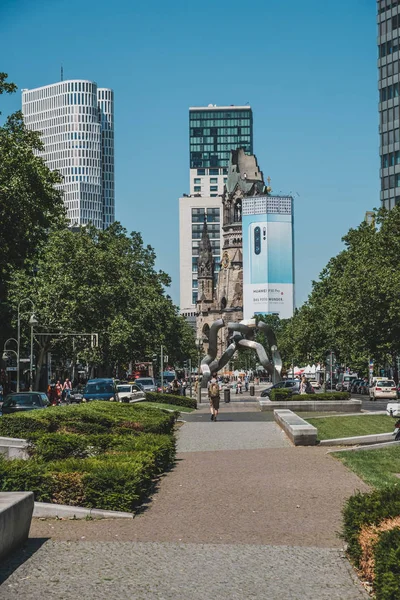 Berliner Innenstadt, Tauentzienstr. / kurfuerstendamm / kudamm, t — Stockfoto