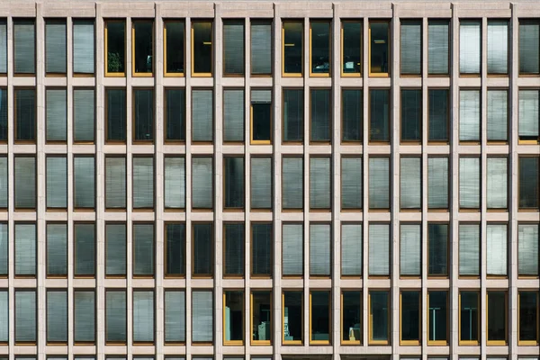 Сучасний офісний будинок вікно фасад нерухомості фон — стокове фото