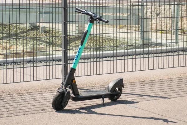 Sürüş paylaşımının elektrikli scooter, escooter veya e-scooter 'ı — Stok fotoğraf