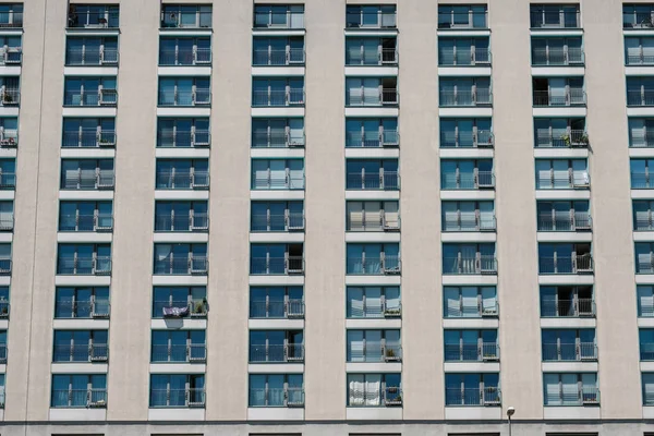 Residential building facade, apartment house / real estate exter — Stock Photo, Image