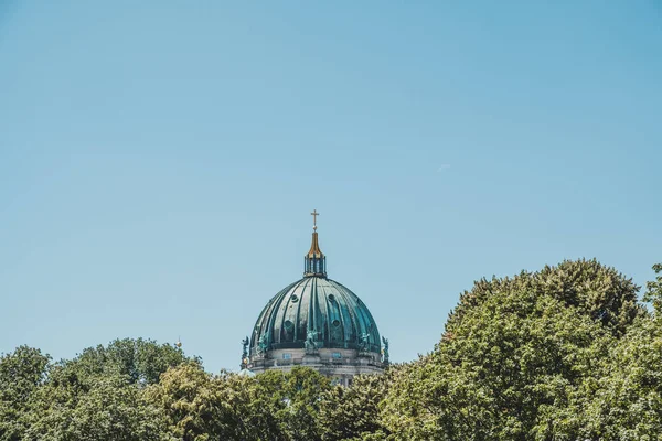 Haut de la cathédrale de Berlin (Berliner Dom) - monument à Berlin  - — Photo