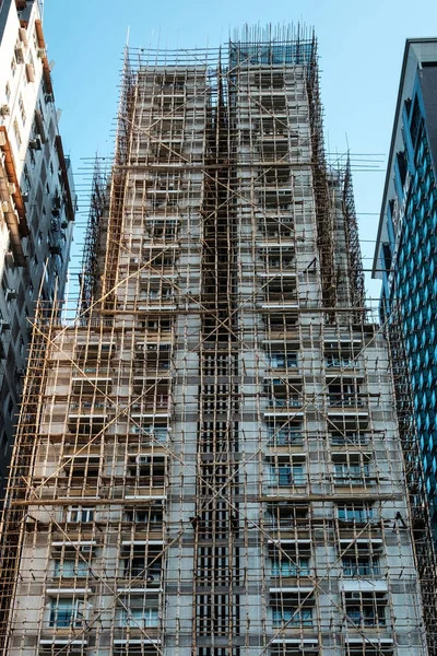 Bina Cephesinde Bambu Iskelesi Bambu Direği Iskeleti — Stok fotoğraf