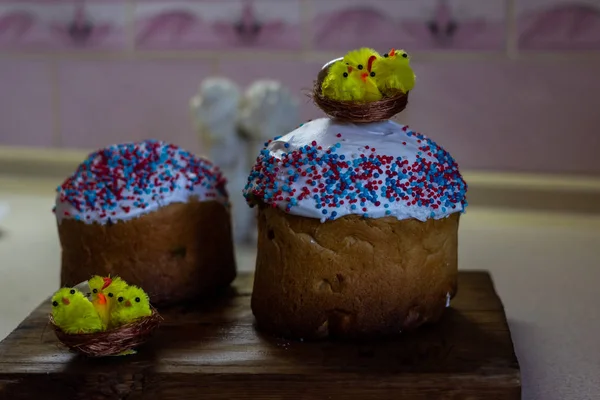 Easter, Easter cake on Easter cake on a pink background, beautiful scenery, chickens