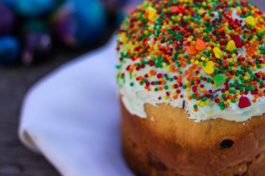 Festival Paskalya tablo, Paskalya kek ve boyalı yumurta