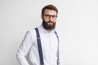 Zarif yakışıklı resmi kıyafeti