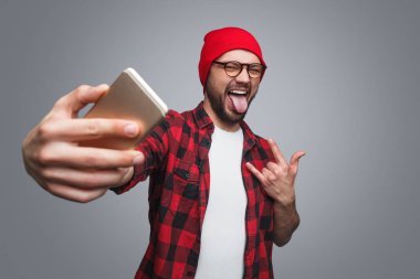 Adam komik selfie studio alarak