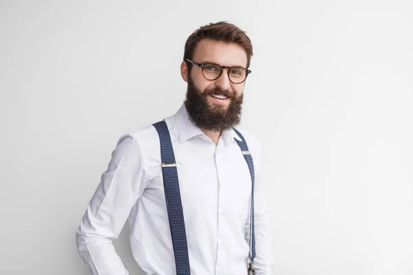 Sonriente hombre guapo en traje elegante —  Fotos de Stock