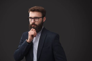 Sakallı dalgın emin işadamı