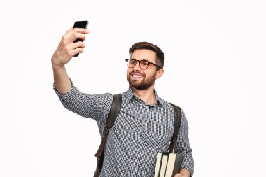 Akıllı adam selfie alarak gözlük