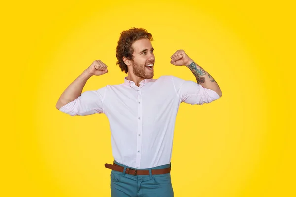 Moderno fuerte hipster hombre en camisa —  Fotos de Stock