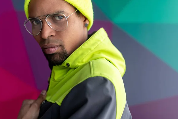 Elegante afro uomo — Foto Stock