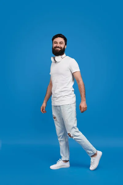 Bearded male smiling for camera — Stock Photo, Image