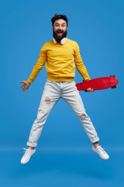 Longboard'u zıplatan çılgın adam