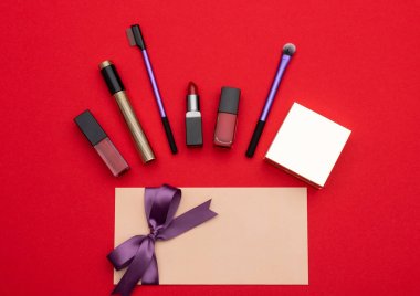 Hediye kuponyakınında lüks dekoratif kozmetik