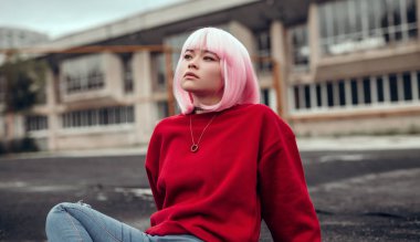 Hipster şehir caddesinde rahatlatıcı