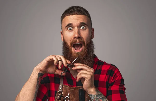 Barba de corte de peluquería con estilo loco — Foto de Stock