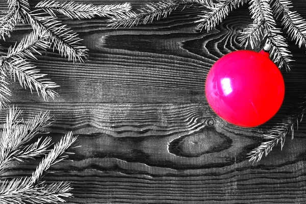 Yeni yıl, Noel bileşimi ahşap panoları koni ve yılbaşı ağacı süsleri. Tayga masalı