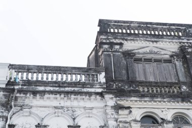 Old Town, Phuket, Tayland, beyaz arka planda Sino Portekiz tarzı