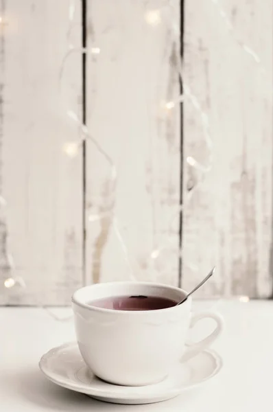 Piros Hibiszkusz Tea Fehér Asztal Fények Dekoráció Mint Háttér Fehér — Stock Fotó