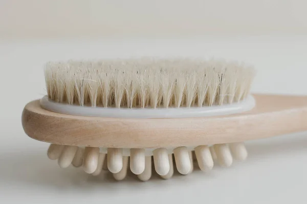 Cepillo Madera Con Cerdas Naturales Para Masaje Corporal Seco Descamación —  Fotos de Stock