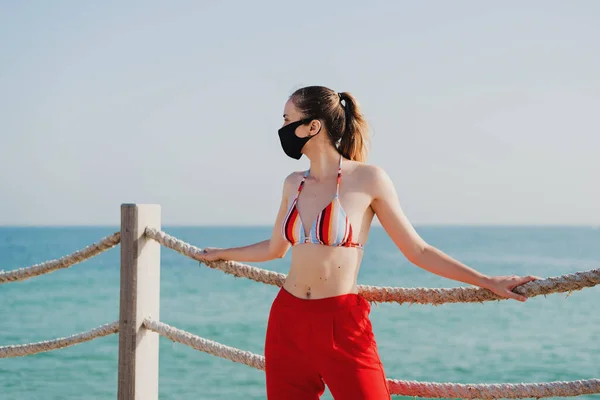 Nouveau Concept Normal Jeune Femme Européenne Portant Haut Bikini Pantalon — Photo