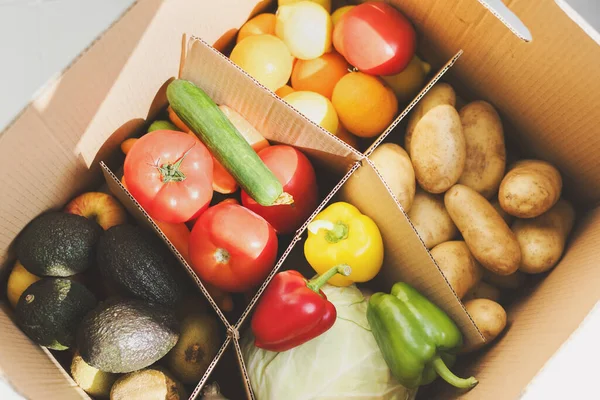 Frutas Verduras Frescas Entregadas Casa Una Caja Papel Vista Superior — Foto de Stock