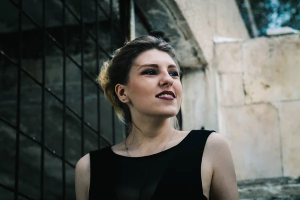 Bahar sıcaktır. Yakında yaz olacak, çok sıcak olacak ve ben, son olarak, çok sayıda elbiselerimi çıkarıp edebilecektir ve şort ve tişört giyeceksin ki sevindim