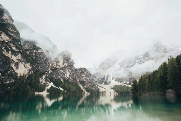 Belas Vistas Lago Nas Montanhas — Fotografia de Stock