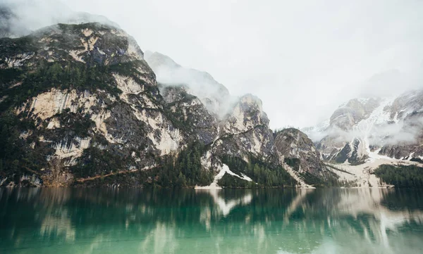 Belas Vistas Lago Nas Montanhas — Fotografia de Stock