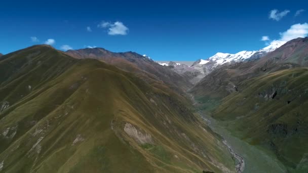 Increíblemente Hermoso Paisaje Montaña Encuesta Aérea — Vídeos de Stock