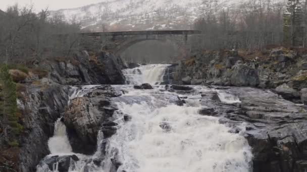Fantastische Noorse Waterval Prachtig Landschap — Stockvideo