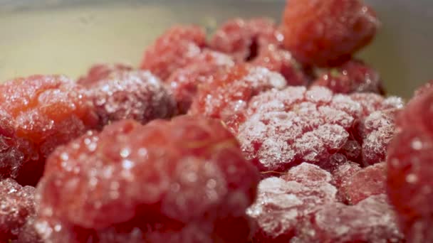 Kamera Bergerak Melalui Raspberry Beku — Stok Video