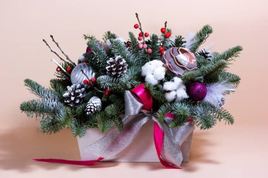 Noel buket köknar ağacı ve Kuru çiçekler