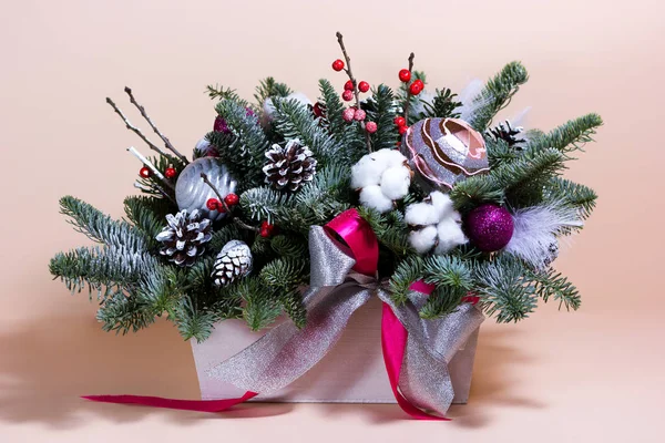 Noel buket köknar ağacı ve Kuru çiçekler