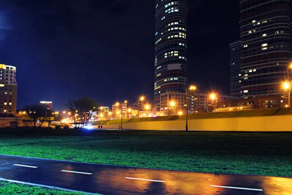 Paisaje Una Gran Ciudad Por Noche Con Luces Edificios Altos — Foto de Stock