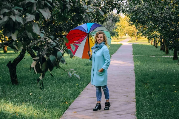 Young Beautiful Girl Walks Autumn Park Colorful Umbrella — Stock Photo, Image