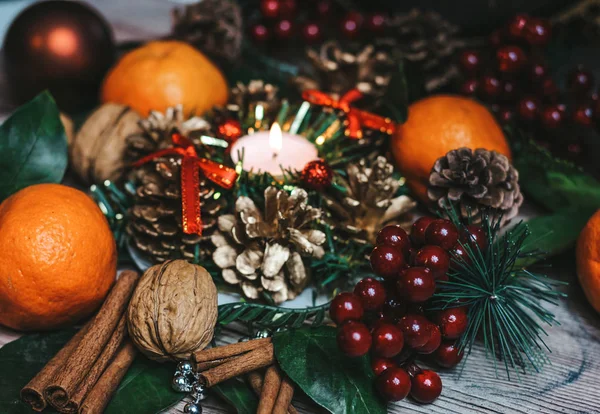 Christmas Composition Tangerines Cinnamon Sticks Spruce Fir Branches Walnuts Brilliant — Stock Photo, Image