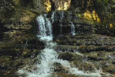 Martvili kanyonu şelale closeup, Gürcistan.