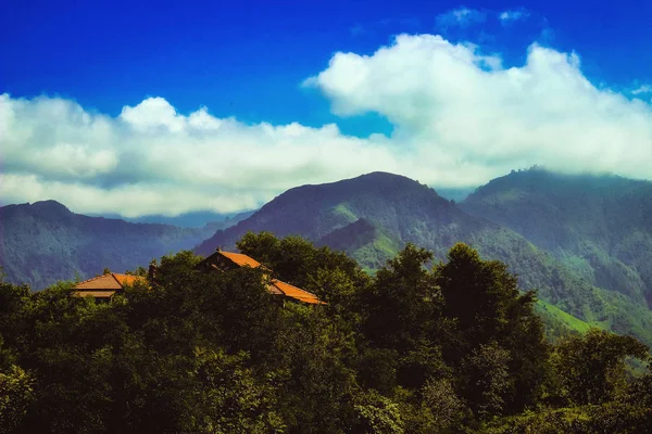 Bergtoppen Landschap Vanaf Een Uitkijkplatform Close Met Wolken Batumi Georgië — Stockfoto