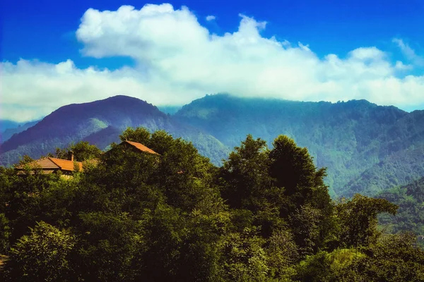 Bergtoppen Landschap Vanaf Een Uitkijkplatform Close Met Wolken Batumi Georgië — Stockfoto