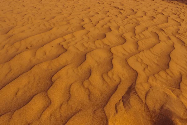 Las dunas de arena del desierto se acercan. Dubai 2019 —  Fotos de Stock