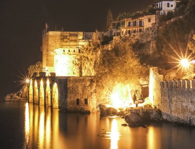 Tersane Alanya Tophane'de parlayan ışıklar la kap