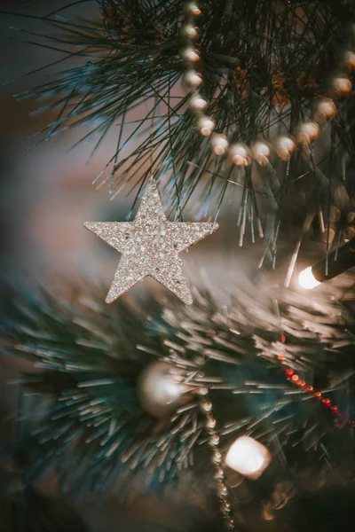 Estrellas en el fondo, la decoración de Navidad de año nuevo —  Fotos de Stock